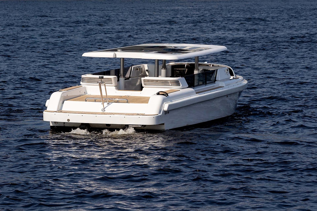 Аренда тендера Royal Tender Limo Челси в Санкт-Петербурге
